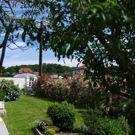 La Maison De Maria Bed & Breakfast 3*