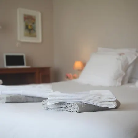 לינה וארוחת בוקר La Maison De Maria Folembray